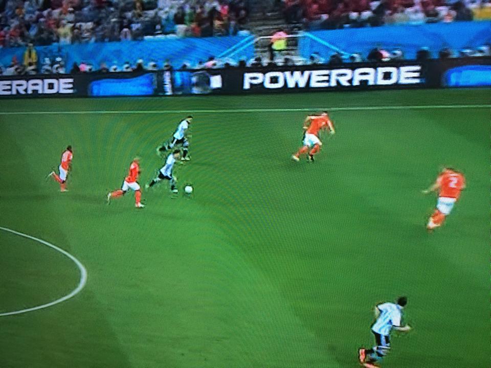 中盤のプレスバックで試合が締まる アルゼンチン対オランダ 鎌倉美食美飲倶楽部