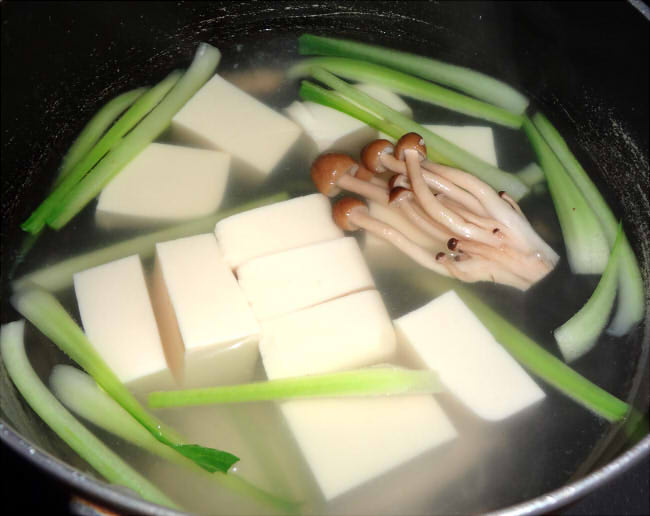 大根と油揚げの味噌汁 豆腐と青梗菜の中華スープ Pinky Honey 大根と油揚げの味噌汁 豆腐と青梗菜の中華スープ Pinky Honey