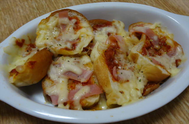 ピザパングラタン Pinky Honey