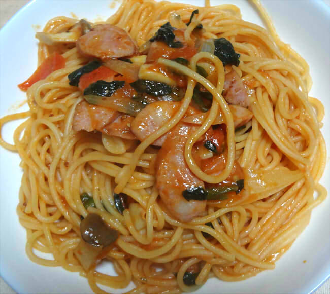 ナポリタンにほうれん草はイマイチ Pinky Honey