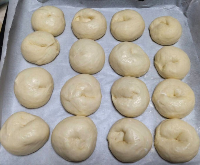 シナモンロール風ちぎりパン〜フライパンでパン - ひねもすの