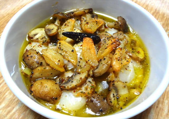 ホタテとマッシュルームのアヒージョ風 ゲソ焼き Pinky Honey