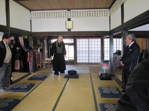 ���� 002