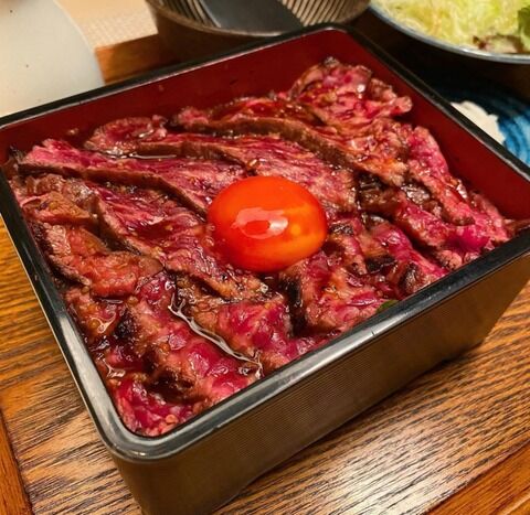 【画像】神戸牛のステーキ重(5800円)が美味しかったよ