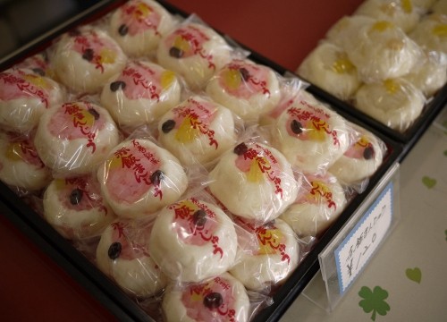 石巻 甘陣本舗 の赤飯まんじゅう 気仙沼の遊び方