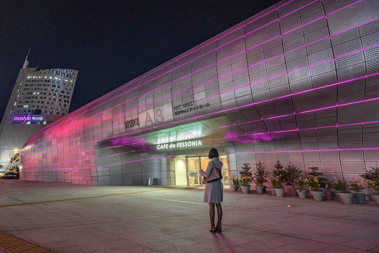 カフェ Ddp 東大門デザインプラザ でオシャレカフェ おもてなしトラベル 韓国編