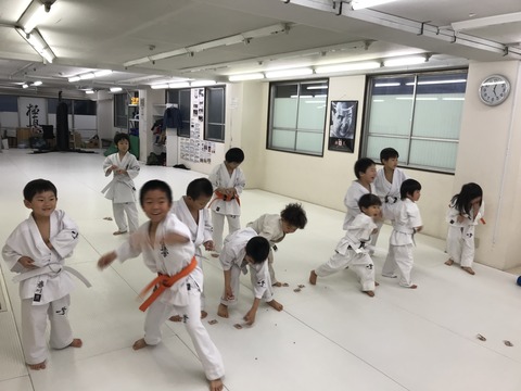 7079E096-0572-4265-9018-47C368421D61