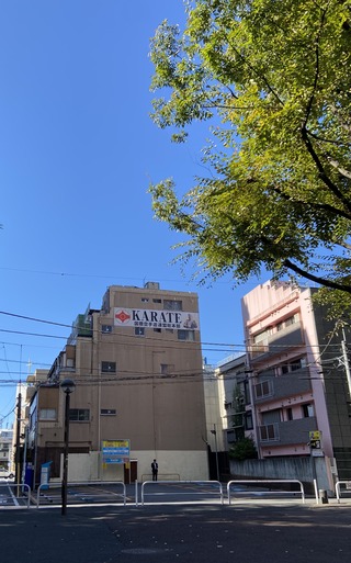 C0B29348-ABFF-4456-A723-7FBF99B848CE