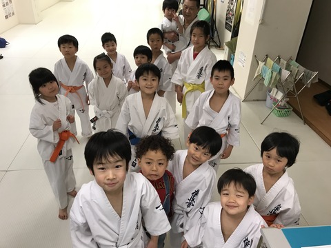 9D8A292A-A644-4D15-B863-FDAF6AE581AA