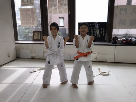 0B71E794-E630-4777-A5AF-DE70F5DA5523