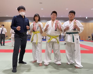 5A10C16E-3096-4E06-AAE8-10CCEA3BCCCD