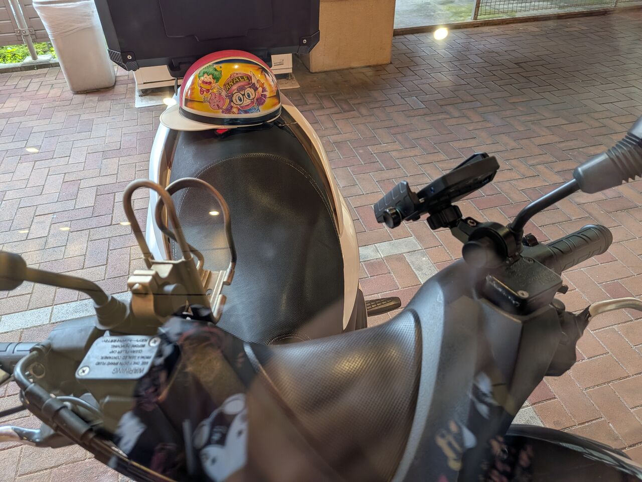 トリシティ125(EBJ-SE82J)ナックルガード&ハンドルバーを取り付け