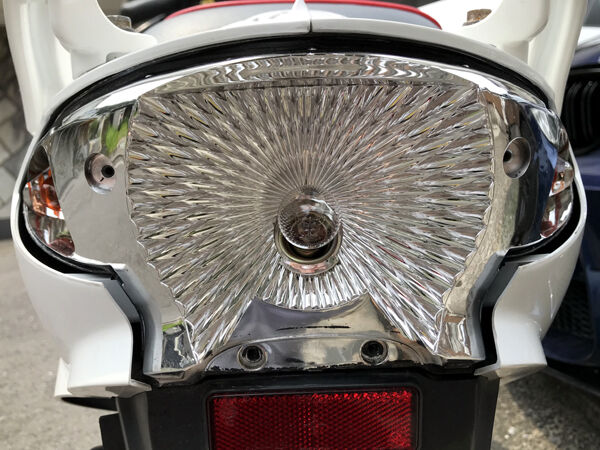 SYM X'PRO風50 テールランプ RFGHP05U0AS702*** | BOUTIQUE.BOTT-FRERES.FR
