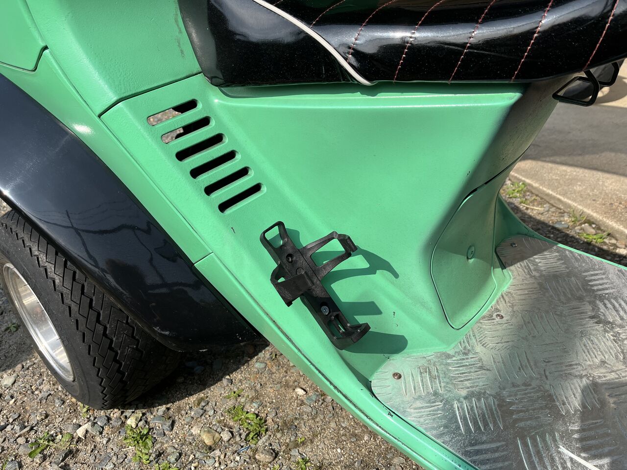 1リットル缶　オイル缶ホルダー　2スト　バイク　ドリンクホルダー　rz250 1リットル缶 オイル缶ホルダー 2スト バイク ドリンクホルダー