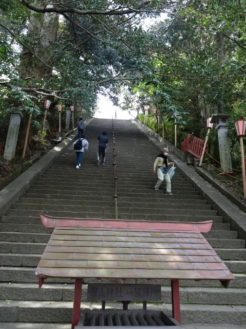 麓山神社への階段