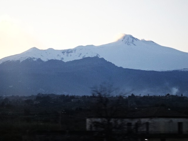 エトナ山が見えてきた (2)