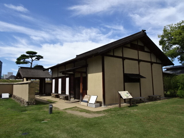 土壁と武家屋敷復元