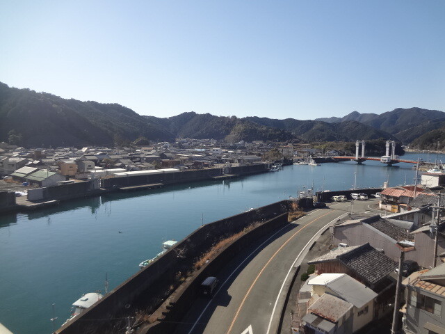 江の浦湾へ