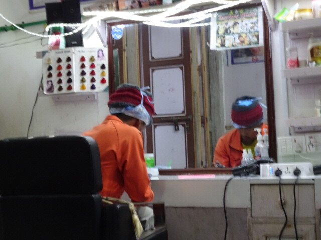 現地の床屋