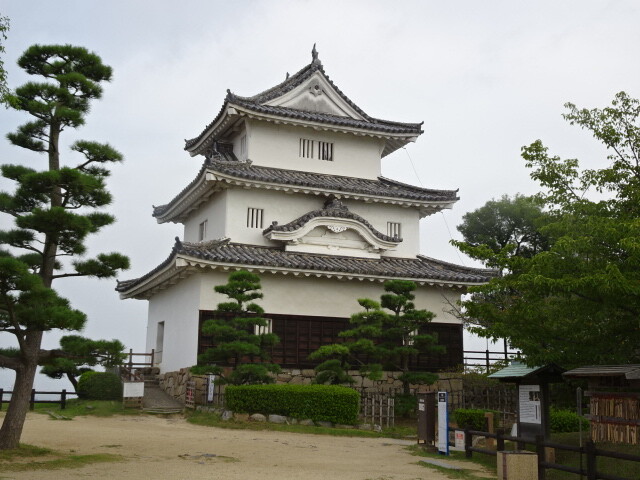 高さ約１５ｍ、3層3階建て
