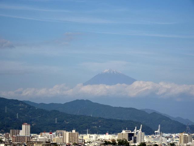ビル越しの富士