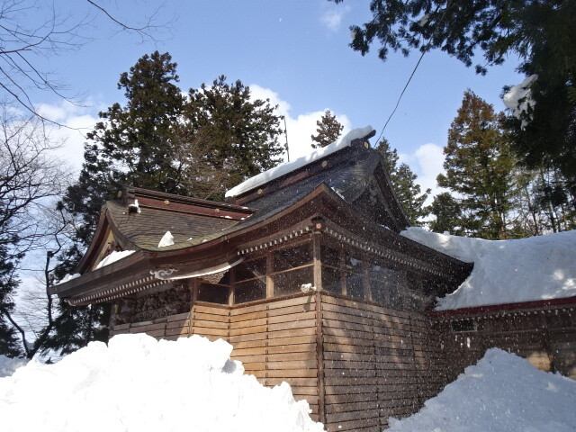 神社はこんなことになってます