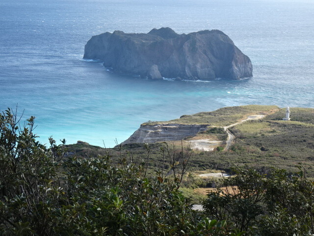 早島と新島灯台