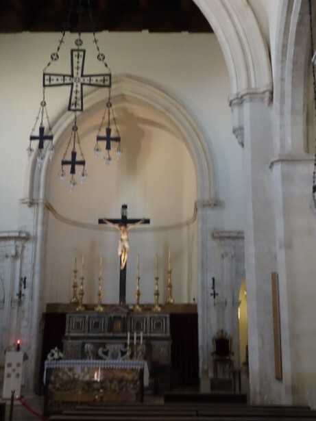 聖堂内はシンプル