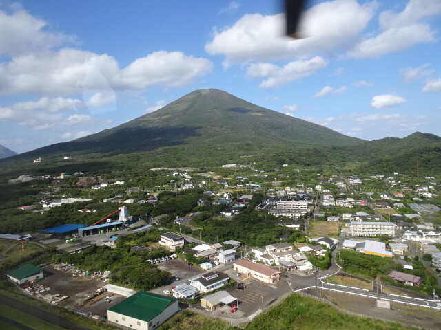 集落と八丈富士