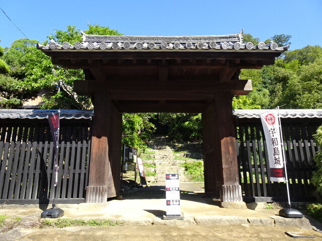 登城口上り立ち門