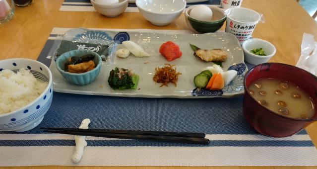 朝食