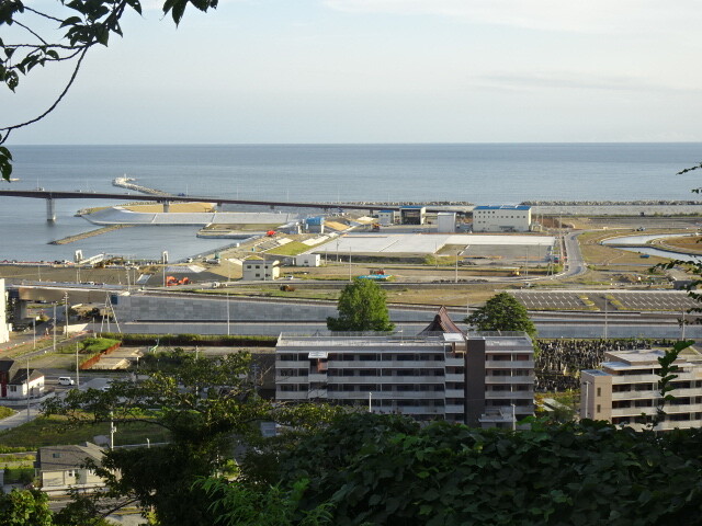 この辺りは津波で何もかも亡くなった