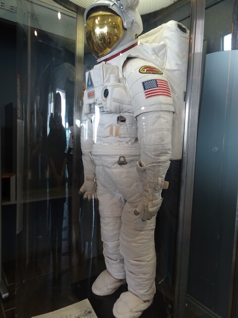 宇宙空間で働くための宇宙服