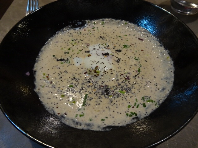タマゴときのこのスープ