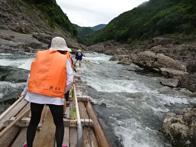 急流は立ちます