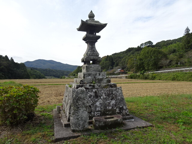 里