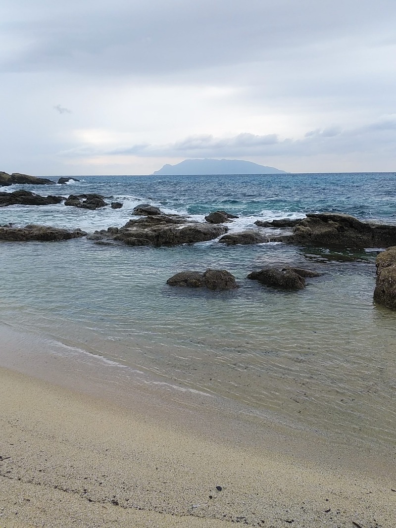 永田浜から見た口永良部島