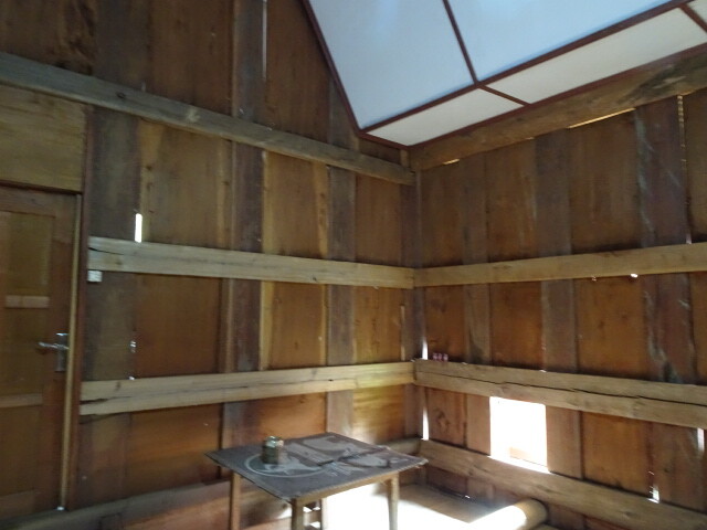 ２階の真ん中の部屋