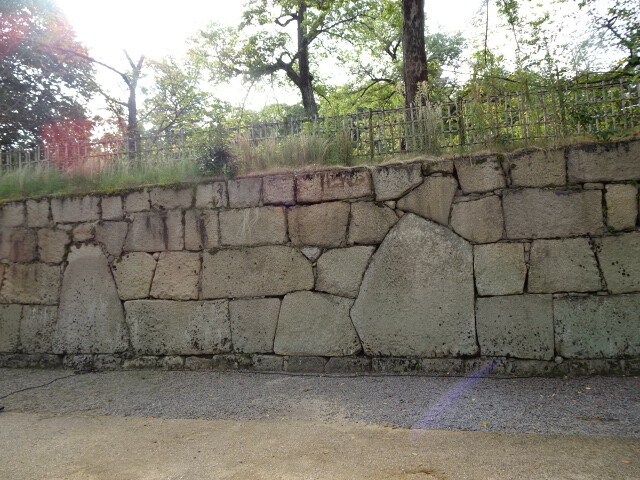 城の大事なところに築く見せる石垣