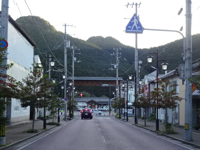 卯之町駅前通り