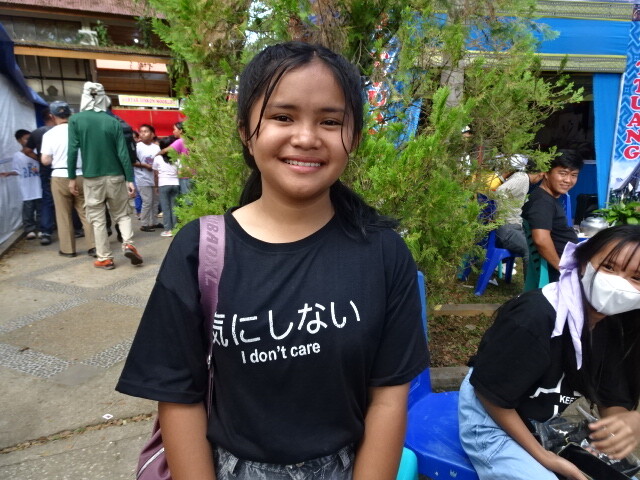 日本語のTシャツ