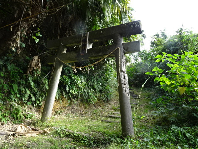 八幡神社鳥居