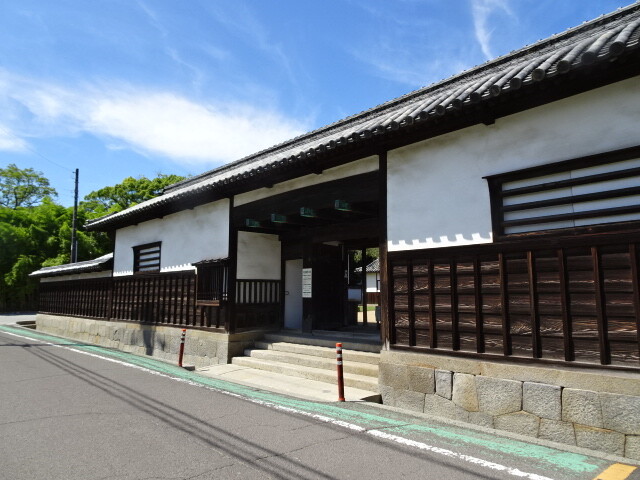長屋門