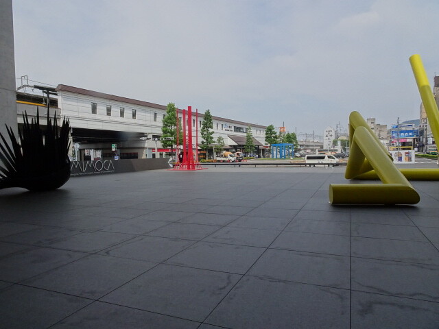美術館から丸亀駅を見たところ