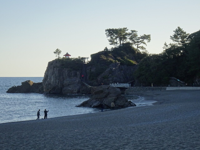 竜王岬の海神神社