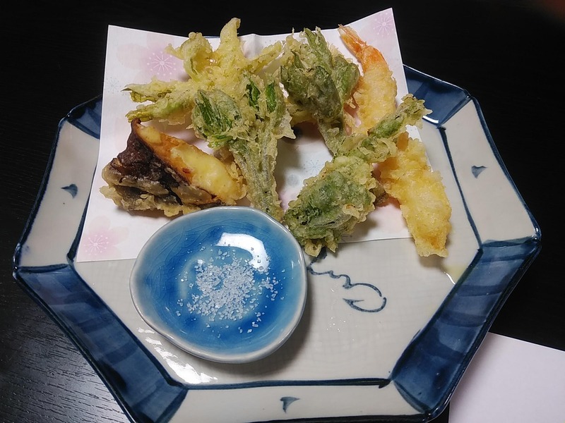 こごみやフキノトウ、山ウドのてんぷら