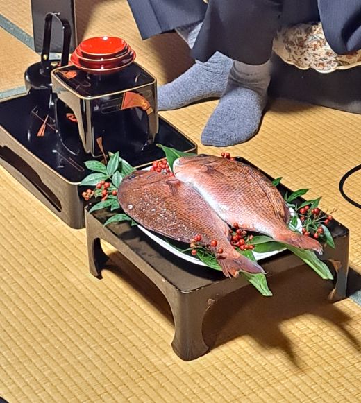 腹の方がくっついている鯛