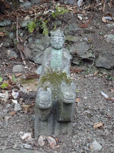 牛馬童子の顔が変化している