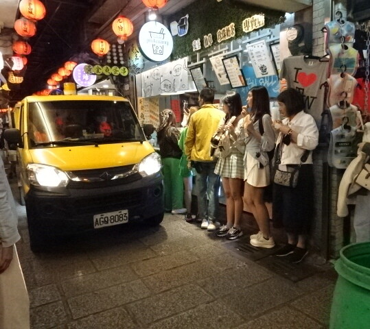 ごみ収集車 (1)