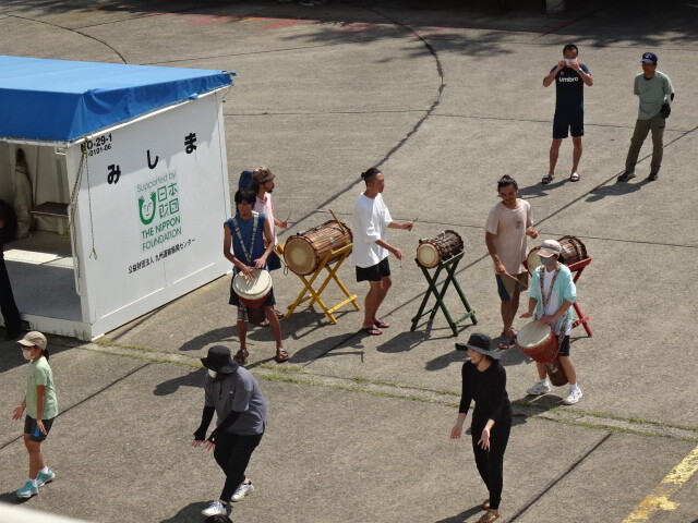 今日は小学生の見送り